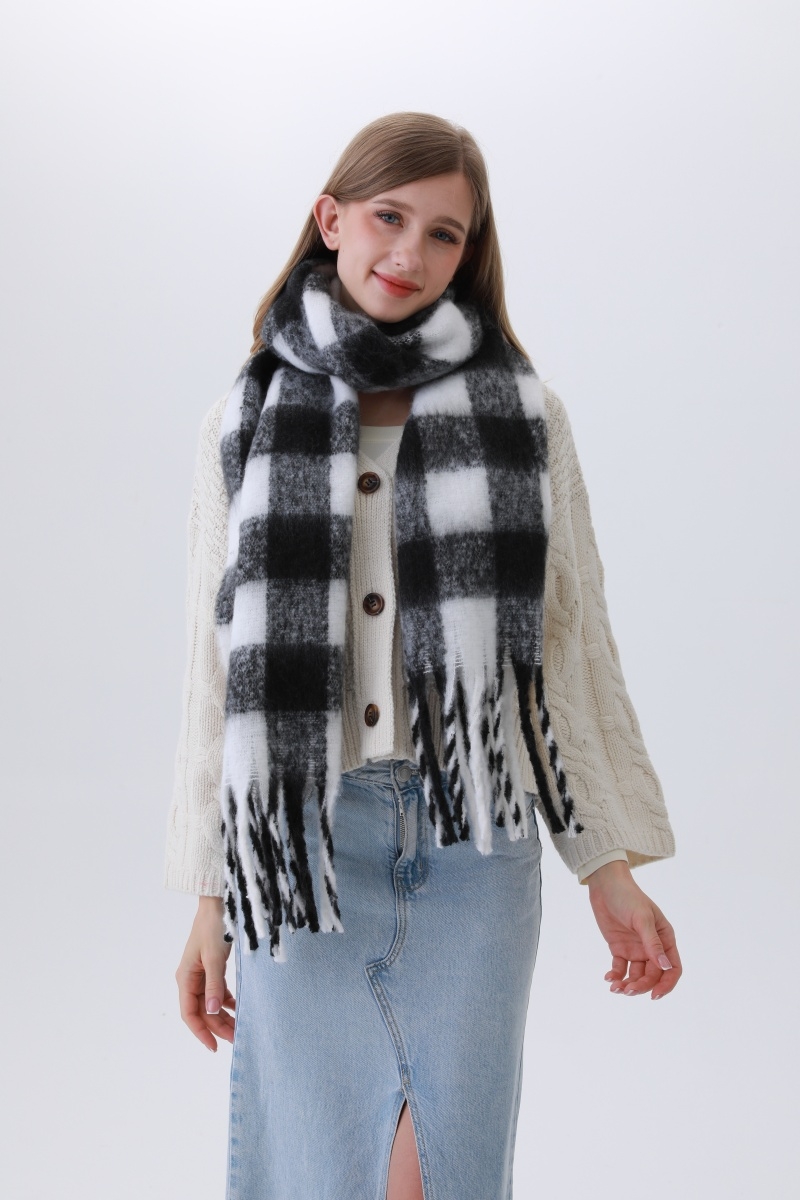 Classic checkered scarf     fringed elegance 1