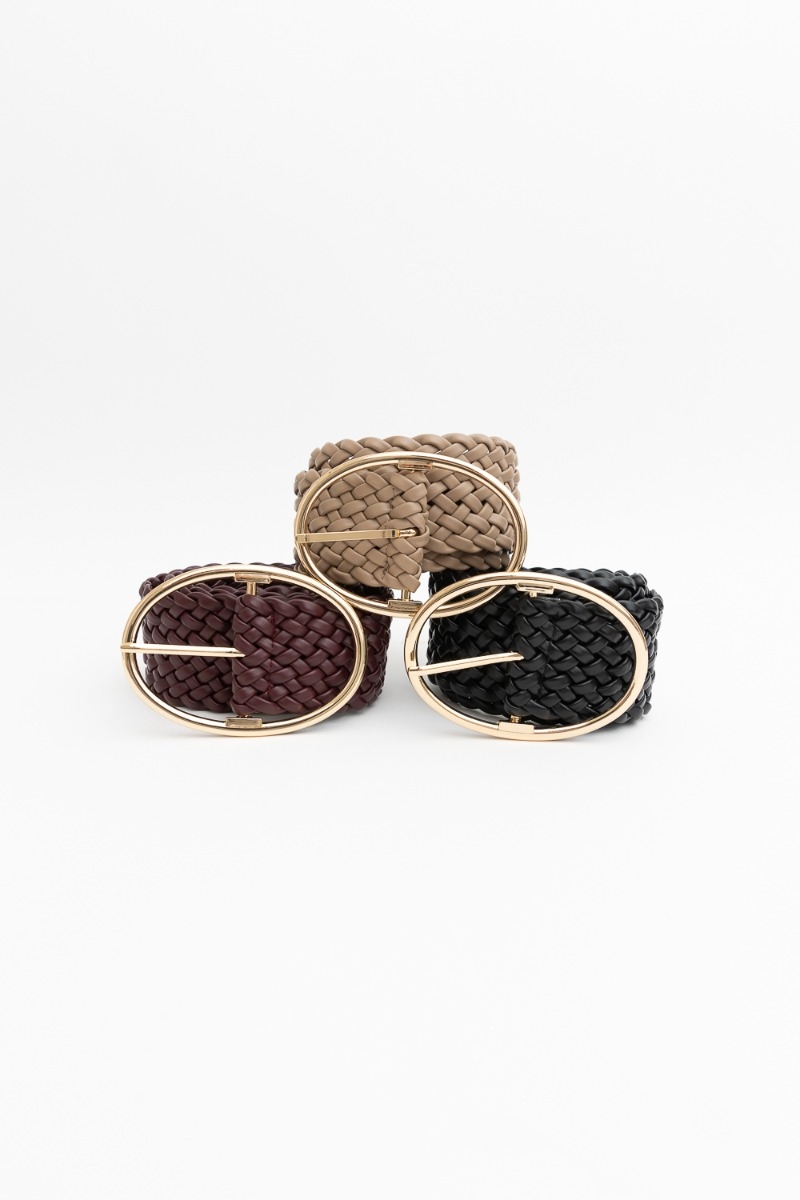 Elegant braided design with distinctive oval buckle 