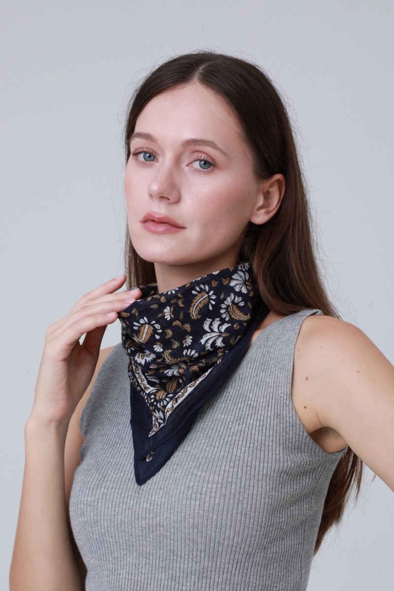 Fashion printed bandanas square scarf versatile styling for hair neck