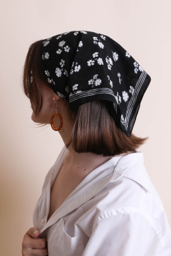Dainty Floral Cotton Bandana – Lightweight Hair Scarf