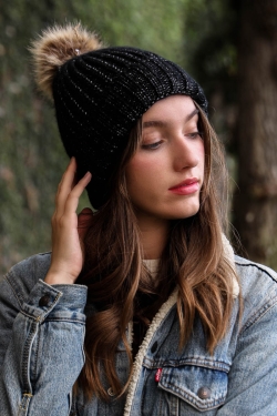Soft Rib Knit Pom Beanie - Chic Winter Accessory❄️