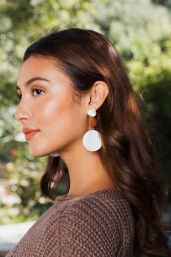 Circle Shell Dangle Drop Earrings – Natural Elegance