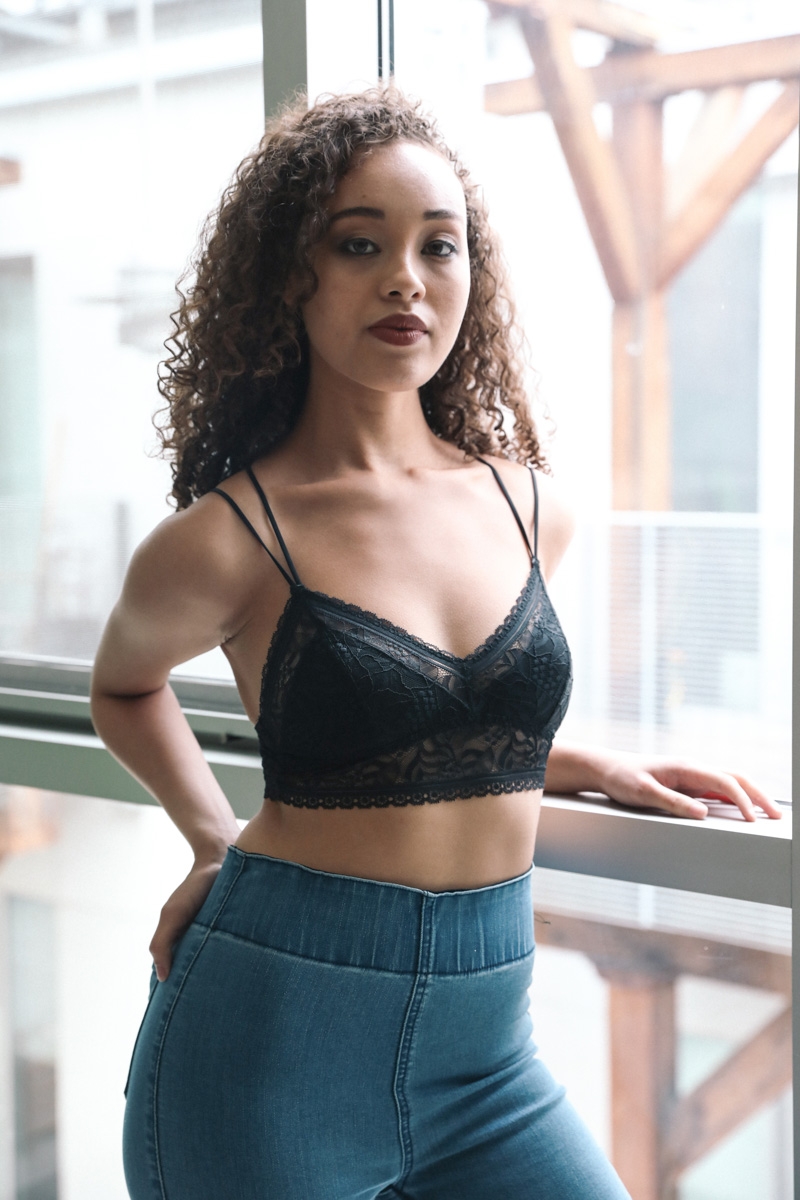 Trendy Style Strappy Back Geometric Lace Bralette Wholesale at Low Price | Immediate Shipping | Leto Wholesale