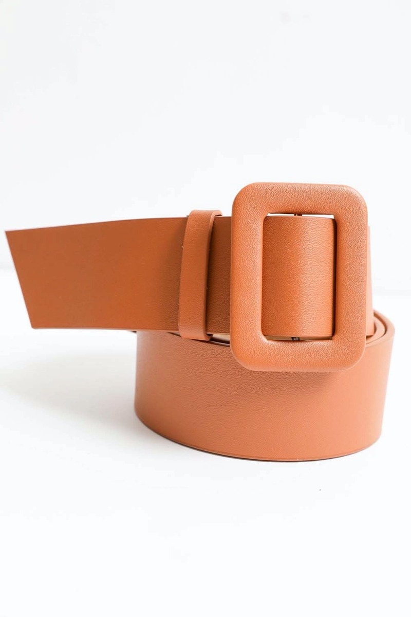 Wide rectangle buckle waist belt in cognac