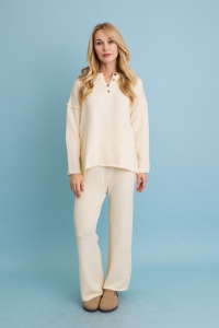 Relaxed Henley Waffle Knit Lounge Set – Cozy & Versatile