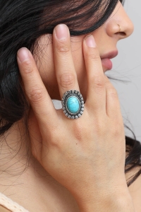 Adjustable Oval Turquoise Gemstone Ring – Elegant Silver Design 